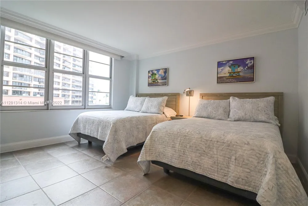 5161 Collins Ave #404 Miami Beach, FL 33140