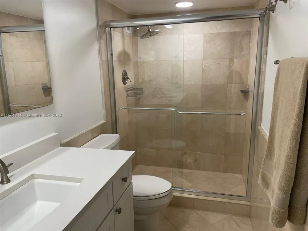 5161 Collins Ave #404 Miami Beach, FL 33140