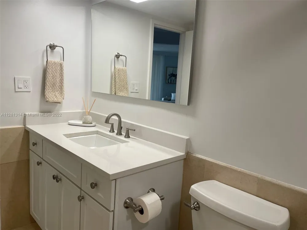5161 Collins Ave #404 Miami Beach, FL 33140