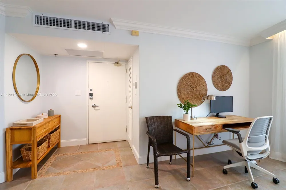 5161 Collins Ave #404 Miami Beach, FL 33140