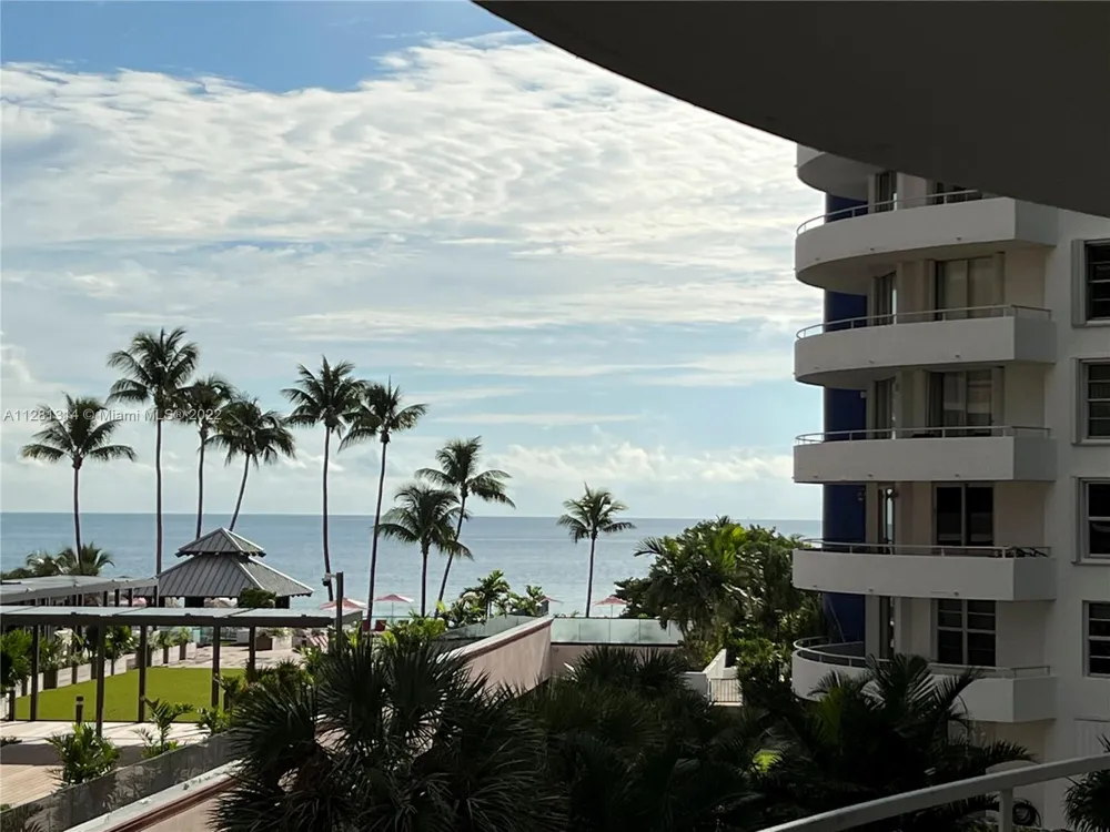 5161 Collins Ave #404 Miami Beach, FL 33140