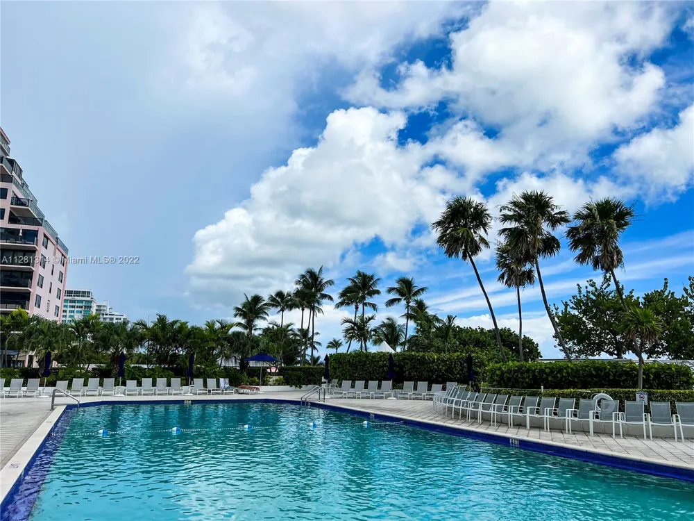 5161 Collins Ave #404 Miami Beach, FL 33140
