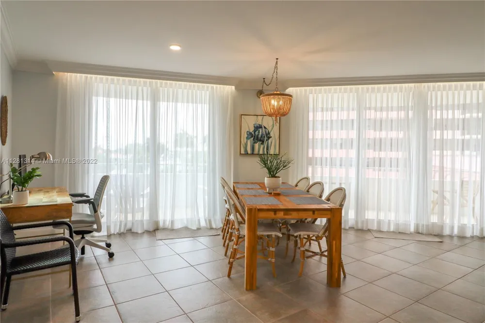 5161 Collins Ave #404 Miami Beach, FL 33140