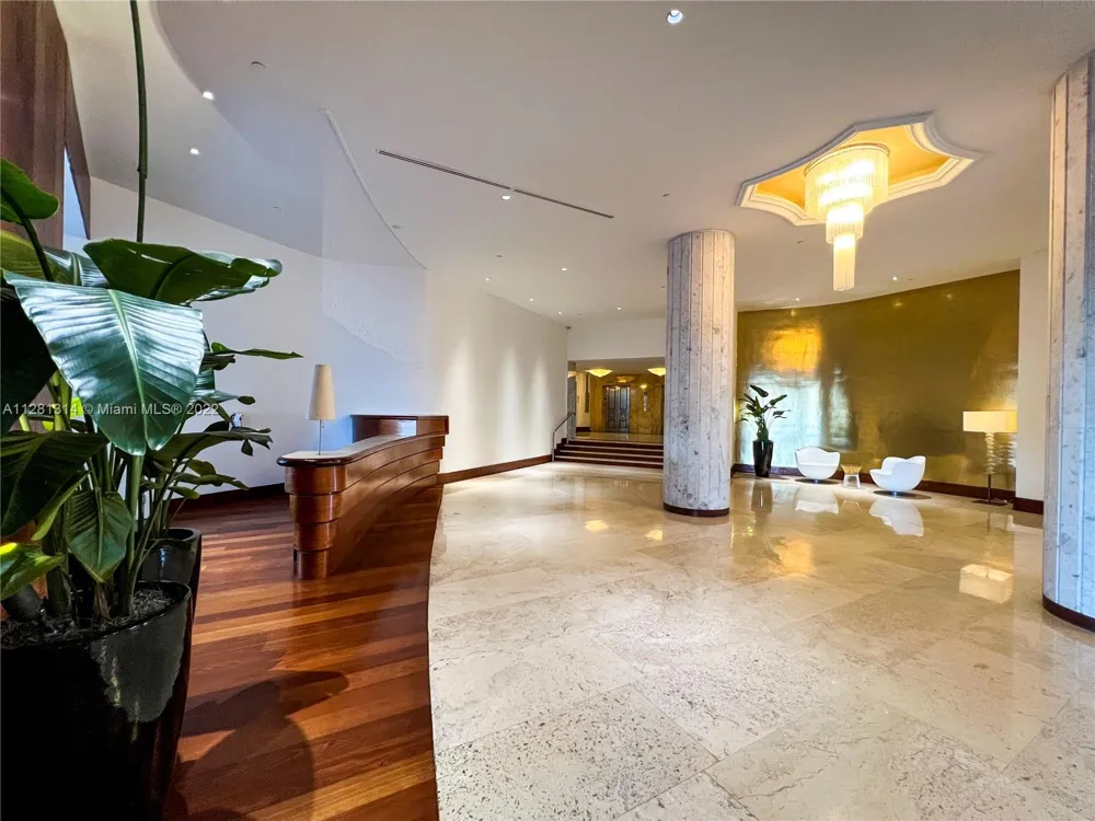 5161 Collins Ave #404 Miami Beach, FL 33140