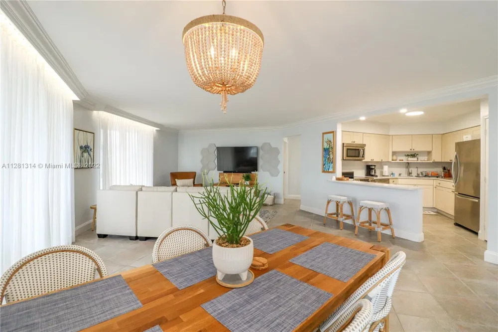 5161 Collins Ave #404 Miami Beach, FL 33140
