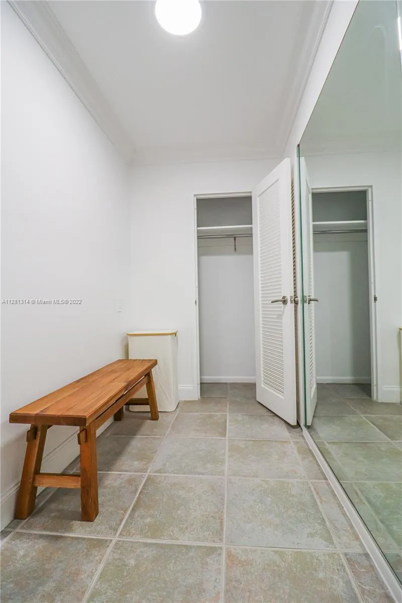 5161 Collins Ave #404 Miami Beach, FL 33140