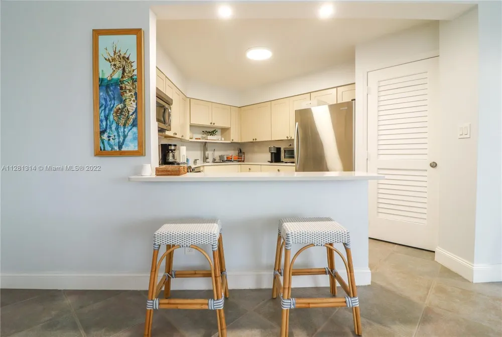 5161 Collins Ave #404 Miami Beach, FL 33140