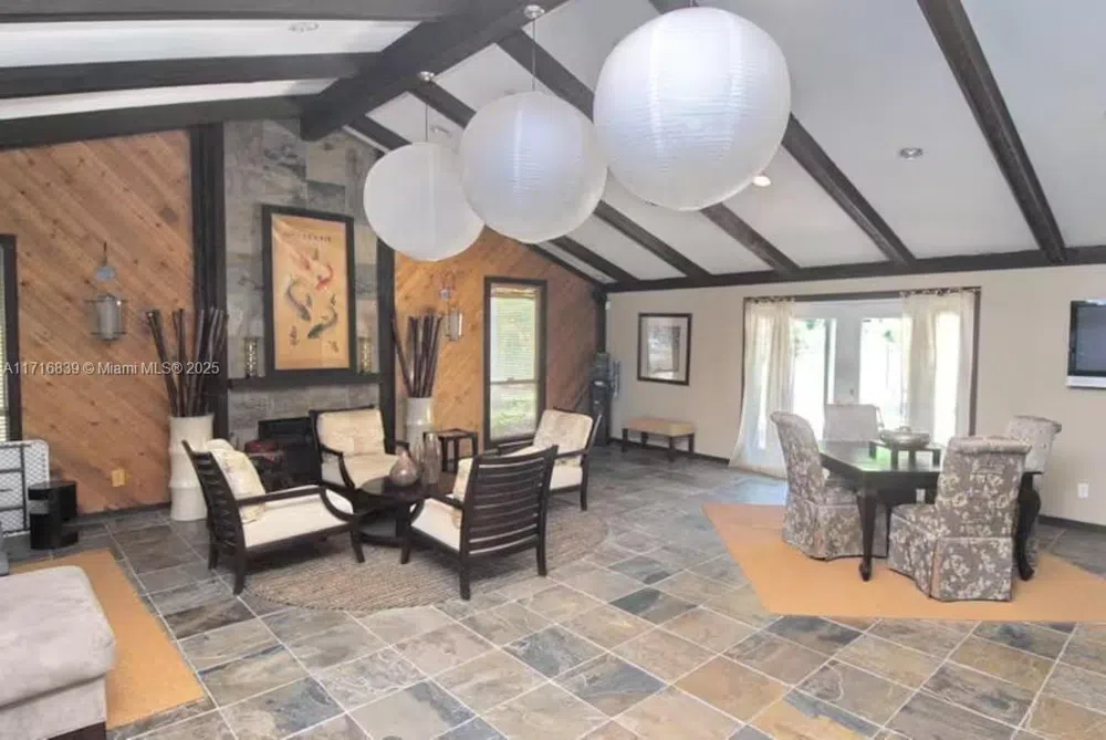 13285 ARBOR POINTE CIR Tampa, FL 33617