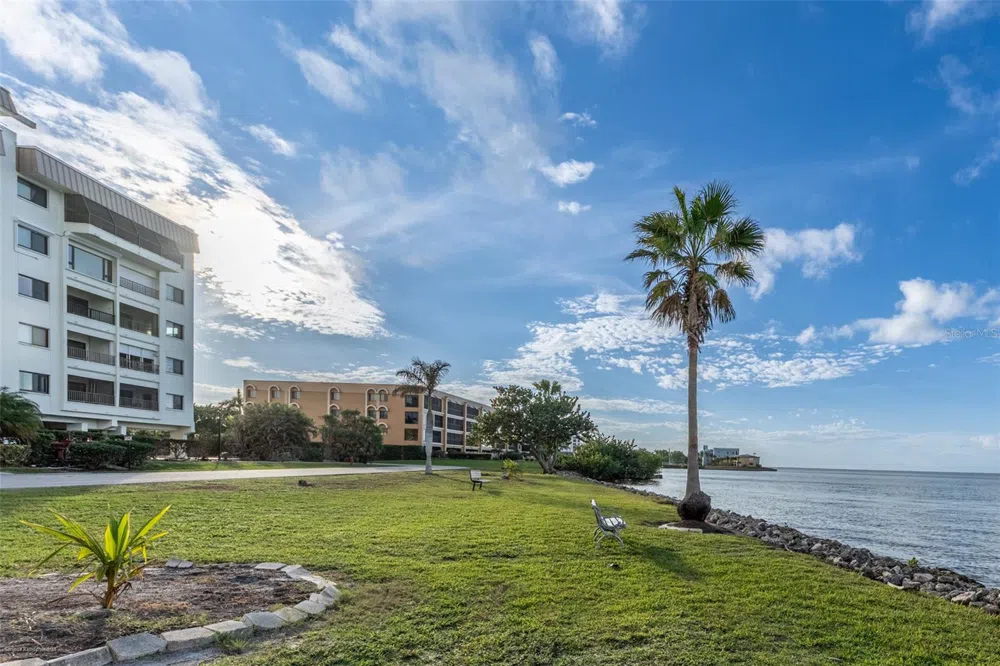 1477 PARK BEACH CIRCLE #11 Punta Gorda, FL 33950