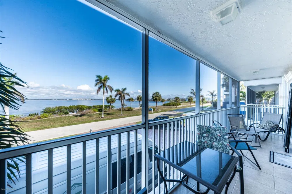 1477 PARK BEACH CIRCLE #11 Punta Gorda, FL 33950