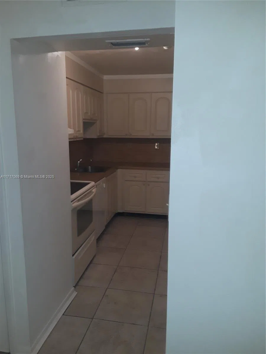 8267 SW 128th St #105 Pinecrest, FL 33156