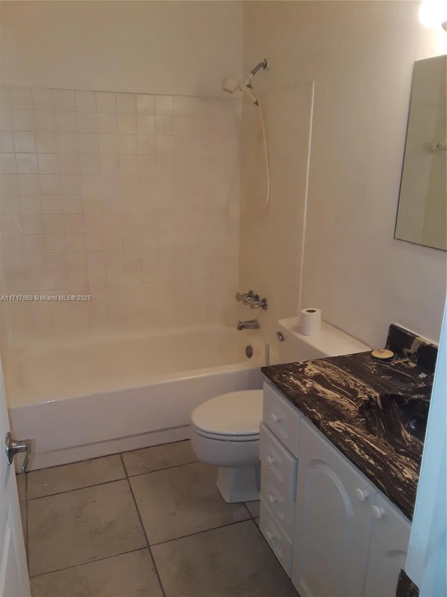 8267 SW 128th St #105 Pinecrest, FL 33156