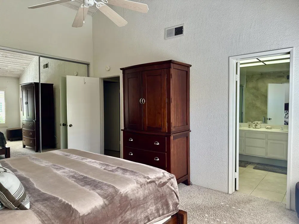 432 S Sierra Madre Palm Desert, CA 92260