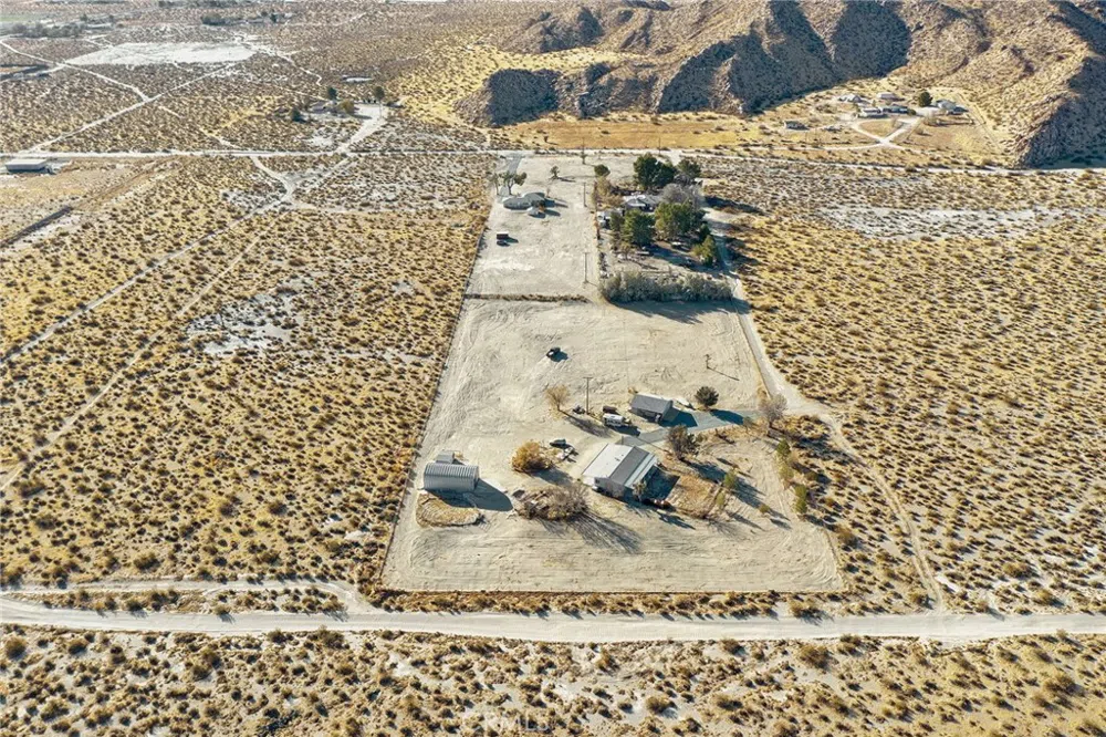 19665 Grey Mountain Road Adelanto, CA 92301