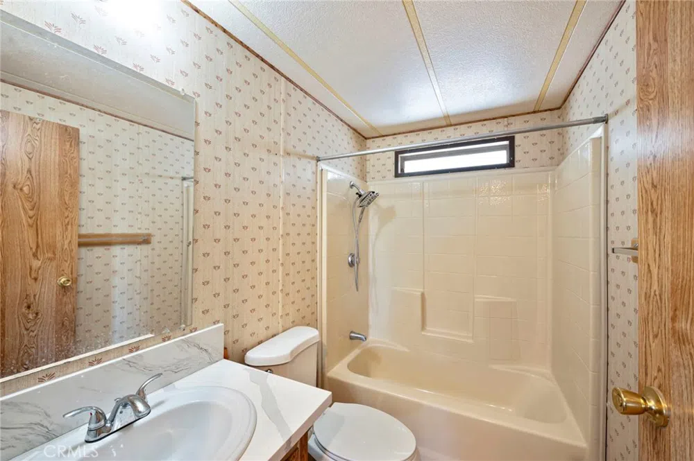 19665 Grey Mountain Road Adelanto, CA 92301