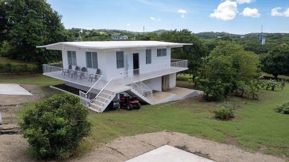 595 COMM. VILLA BORINQUEN Vieques, PR 00765