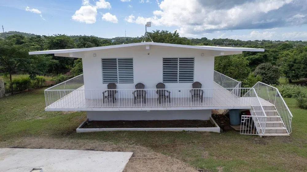 595 COMM. VILLA BORINQUEN Vieques, PR 00765