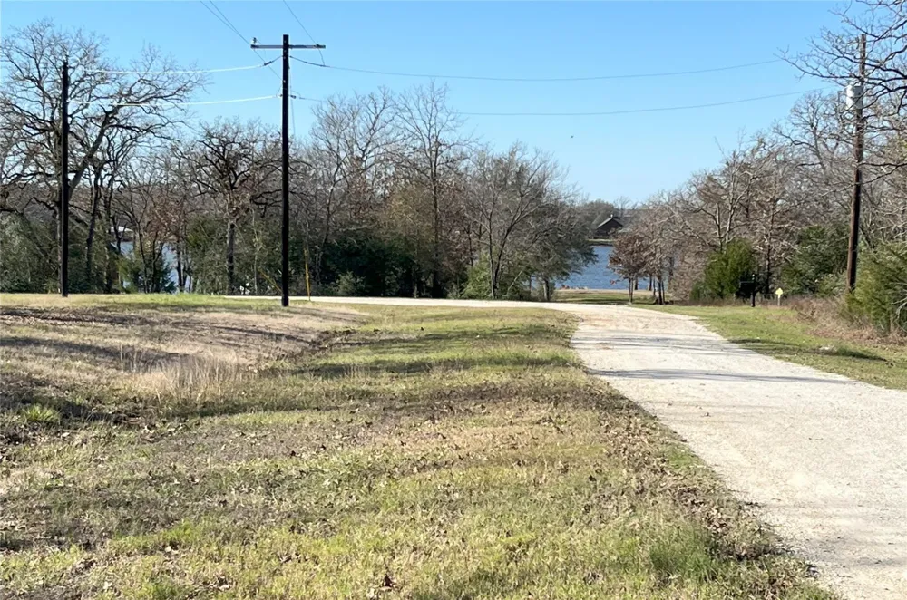 33 Cr 3675 Marquez, TX 77865