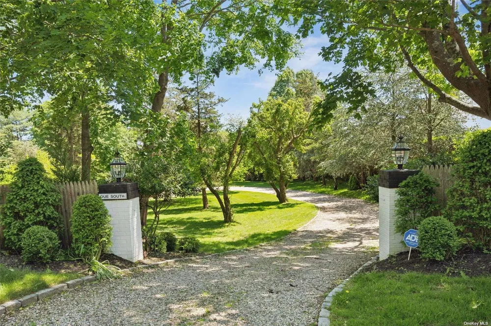 686 Hill Street Southampton, NY 11968