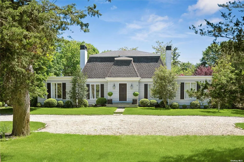 686 Hill Street Southampton, NY 11968
