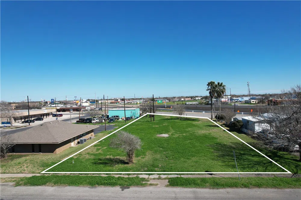 Address Not Shown Portland, TX 78374