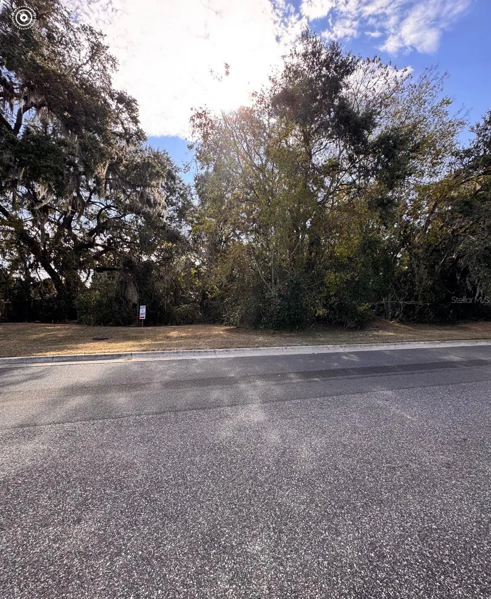OAK STREET Lady Lake, FL 32159