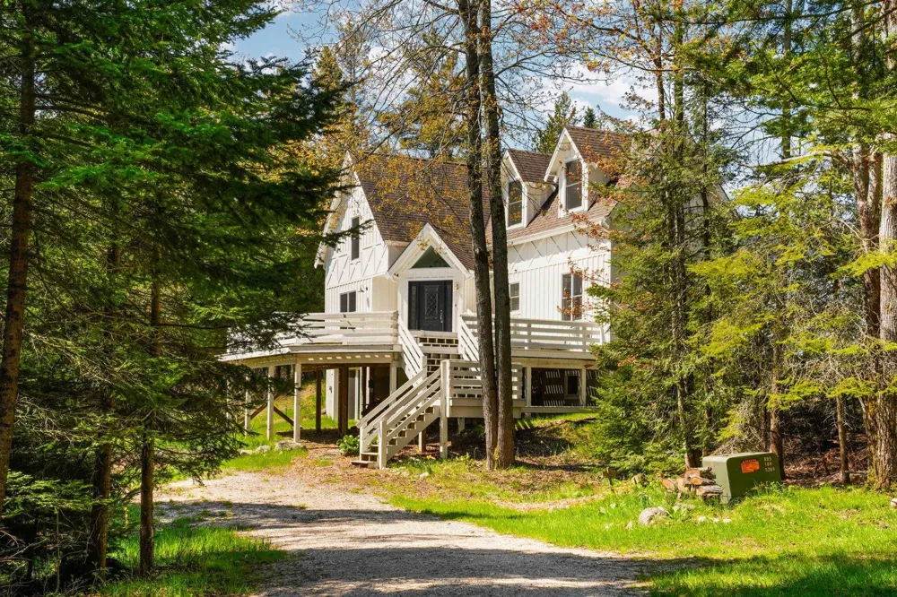 33171 Mrs Reddings Trail Peaine Township, MI 49782
