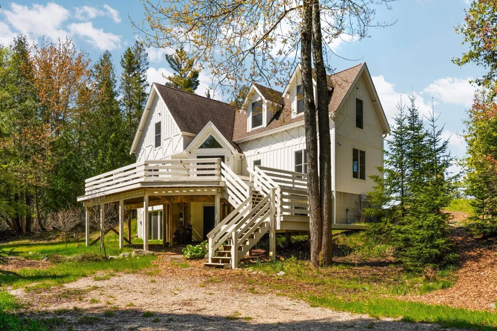 33171 Mrs Reddings Trail Peaine Township, MI 49782