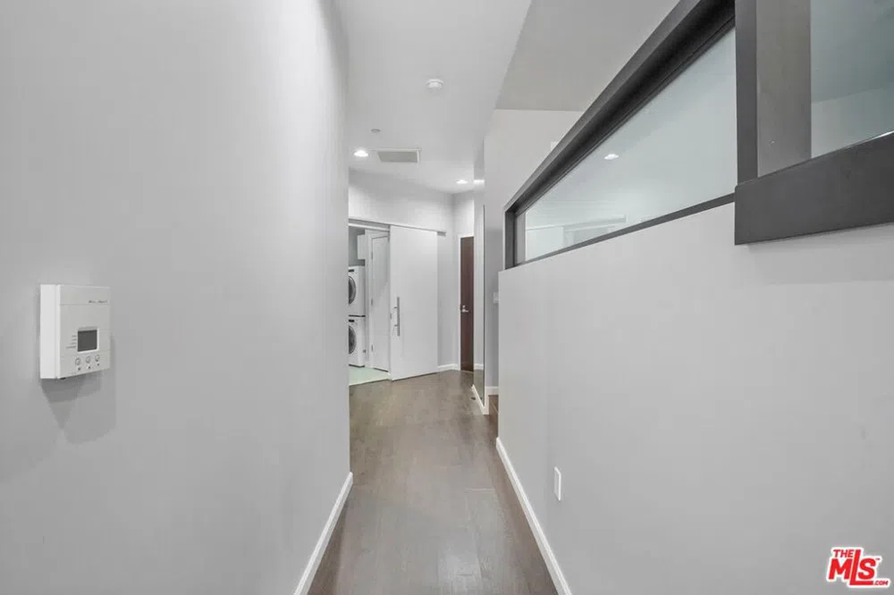 1100 Wilshire #3404 Los Angeles, CA 90017