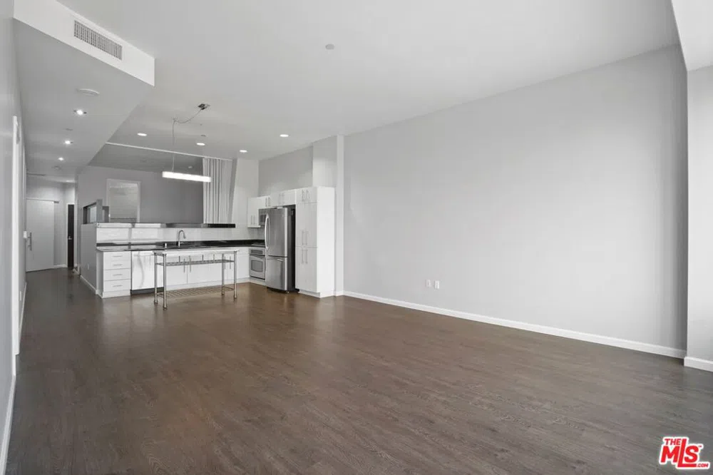 1100 Wilshire #3404 Los Angeles, CA 90017