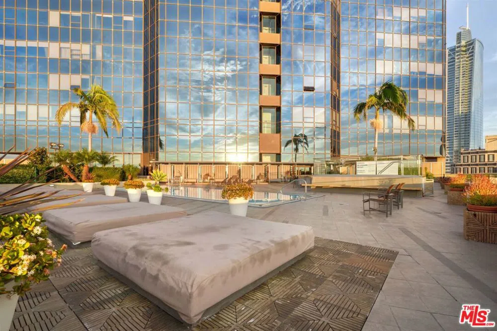 1100 Wilshire #3404 Los Angeles, CA 90017