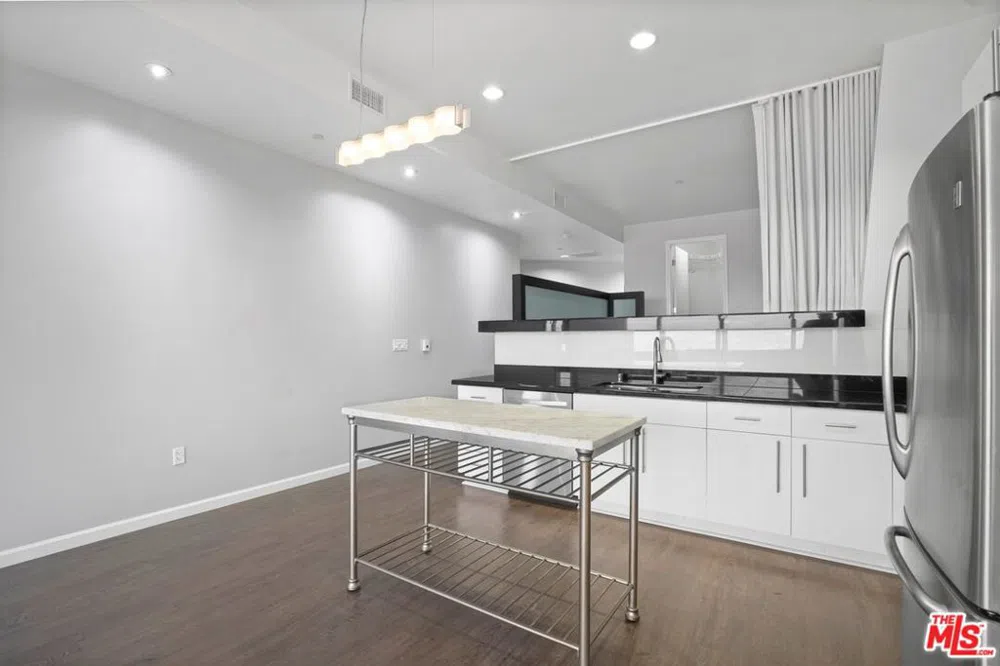 1100 Wilshire #3404 Los Angeles, CA 90017