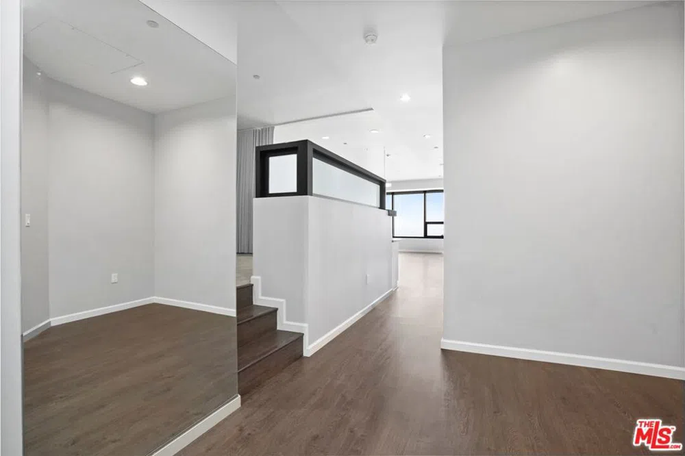 1100 Wilshire #3404 Los Angeles, CA 90017