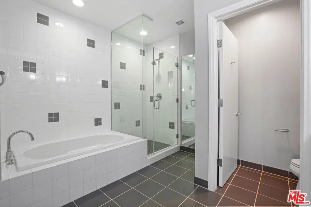1100 Wilshire #3404 Los Angeles, CA 90017