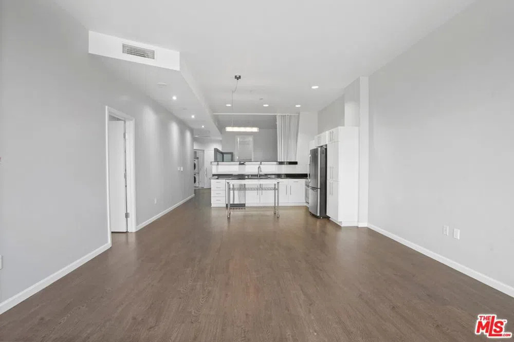 1100 Wilshire #3404 Los Angeles, CA 90017