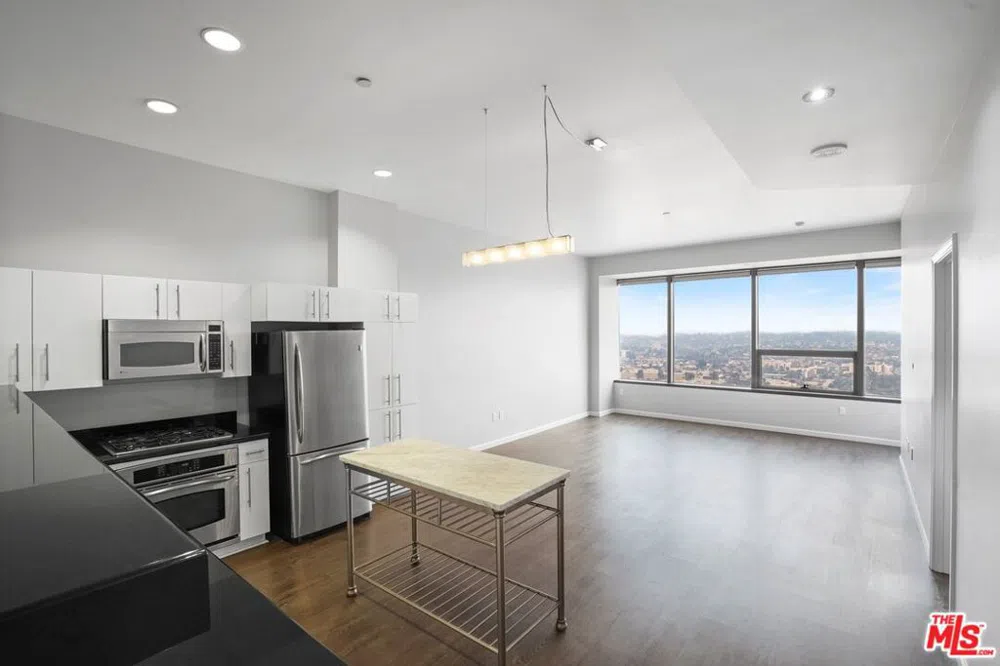 1100 Wilshire #3404 Los Angeles, CA 90017