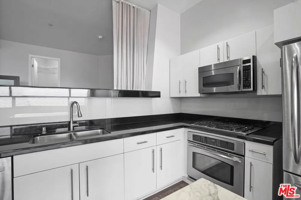 1100 Wilshire #3404 Los Angeles, CA 90017