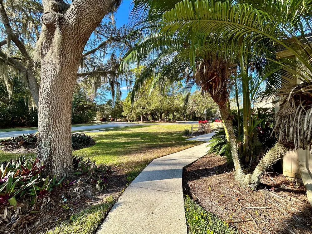 19 ASPEN DR. #19 Haines City, FL 33844
