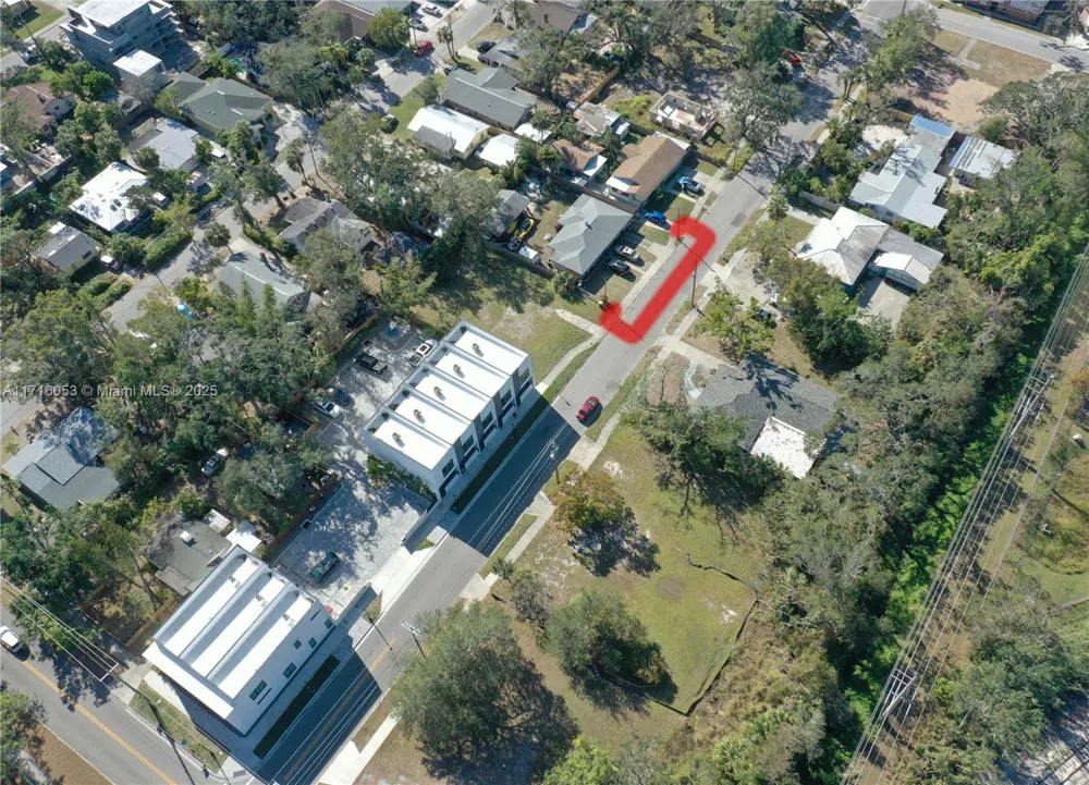 1744 10th st Sarasota, FL 34236