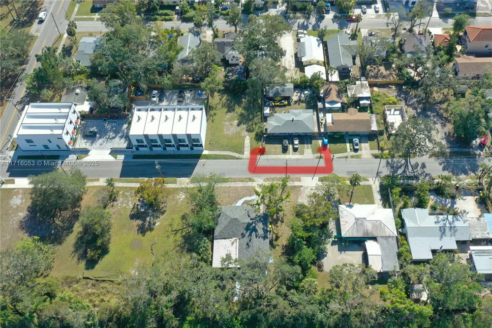 1744 10th st Sarasota, FL 34236