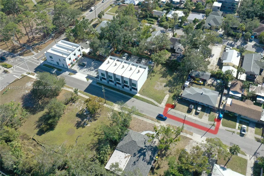 1744 10th st Sarasota, FL 34236