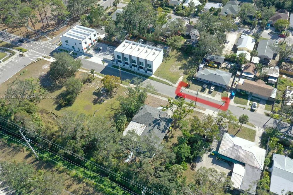 1744 10th st Sarasota, FL 34236