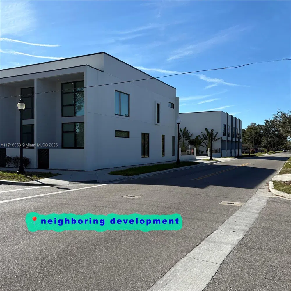 1744 10th st Sarasota, FL 34236