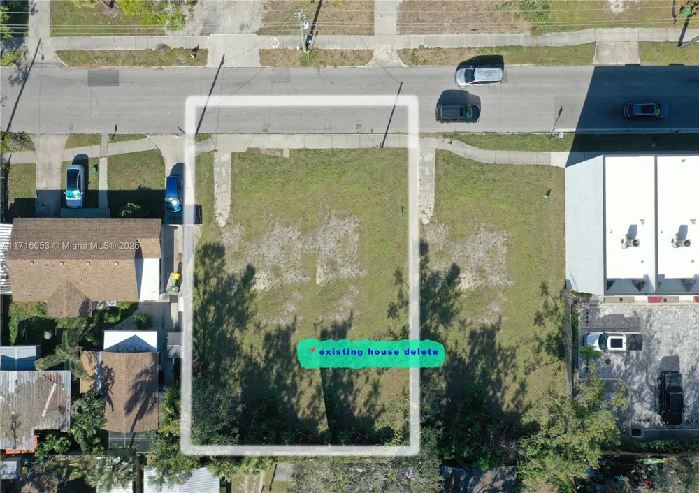 1744 10th st Sarasota, FL 34236