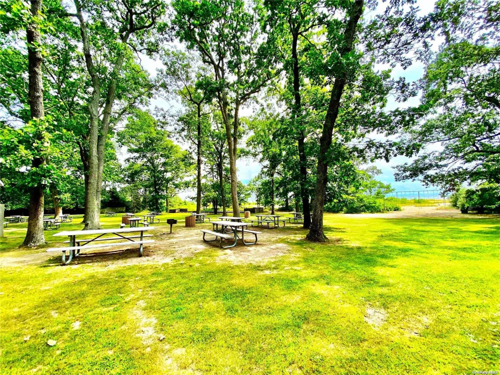 3825 S Harbor Road Southold, NY 11971