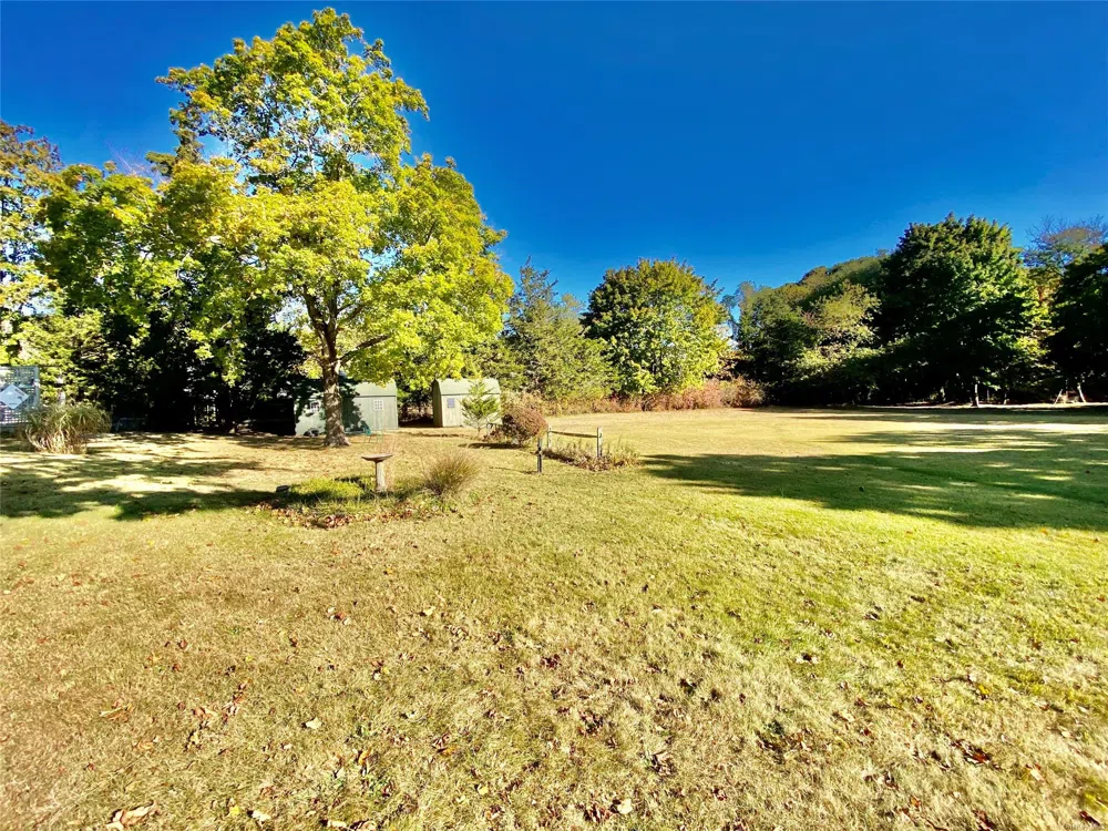 3825 S Harbor Road Southold, NY 11971