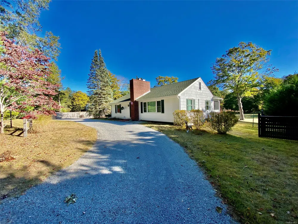 3825 S Harbor Road Southold, NY 11971