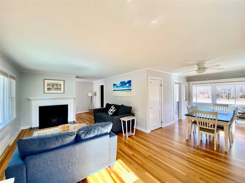 3825 S Harbor Road Southold, NY 11971