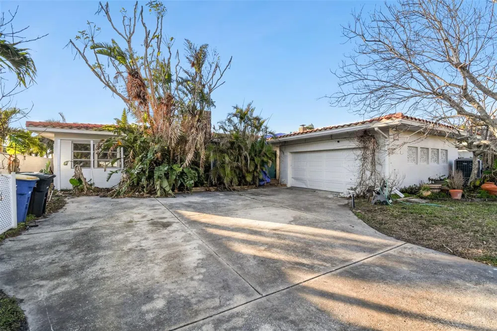 1836 VENETIAN POINT DRIVE Clearwater, FL 33755