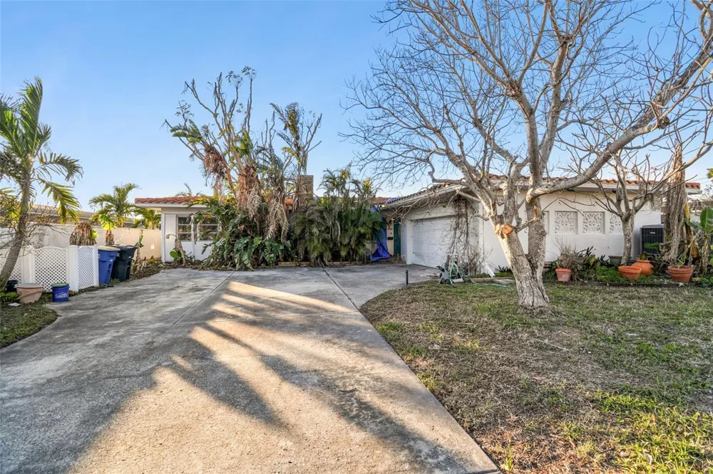 1836 VENETIAN POINT DRIVE Clearwater, FL 33755